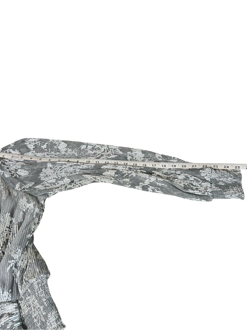 Joie Metallic Floral Pleated Blouse Top Gray Silver High
Neck Long Sleeve
Size L - Picture 8 of 9